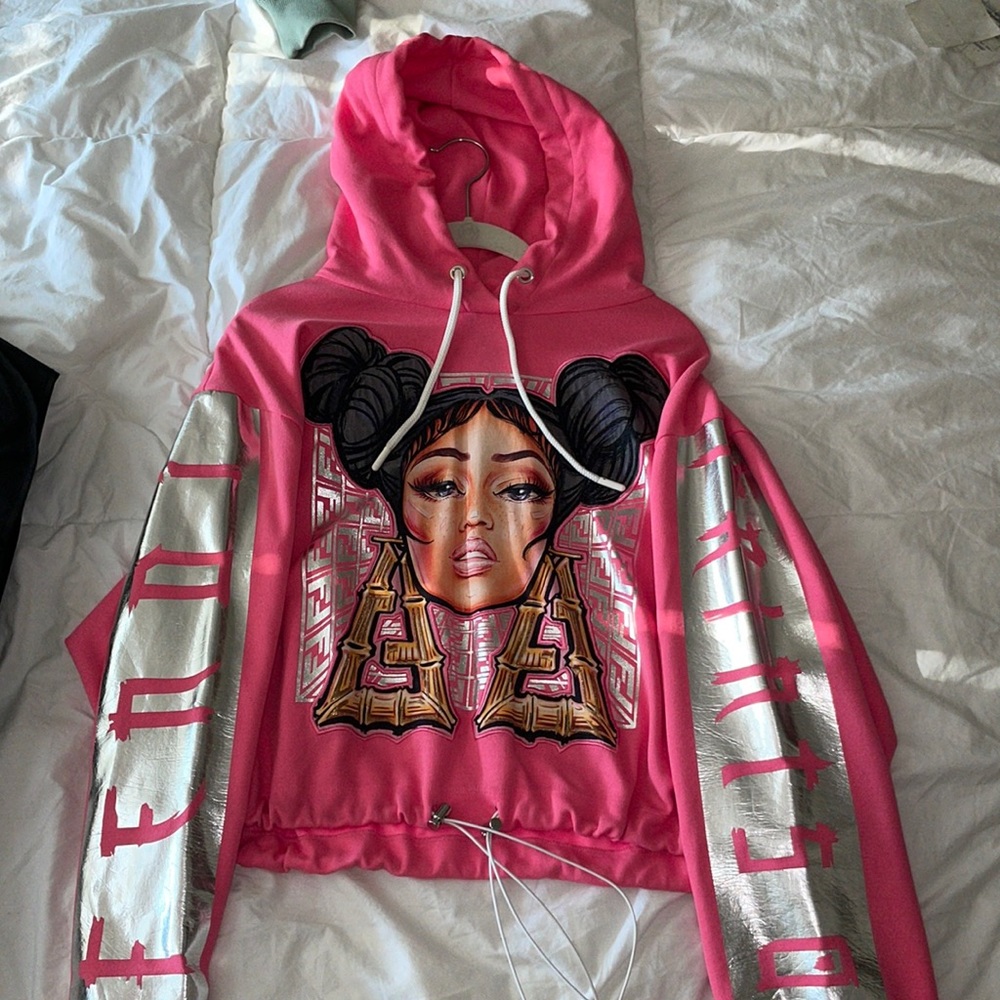 Pink Fendi hoodi Nicki Minaj collar